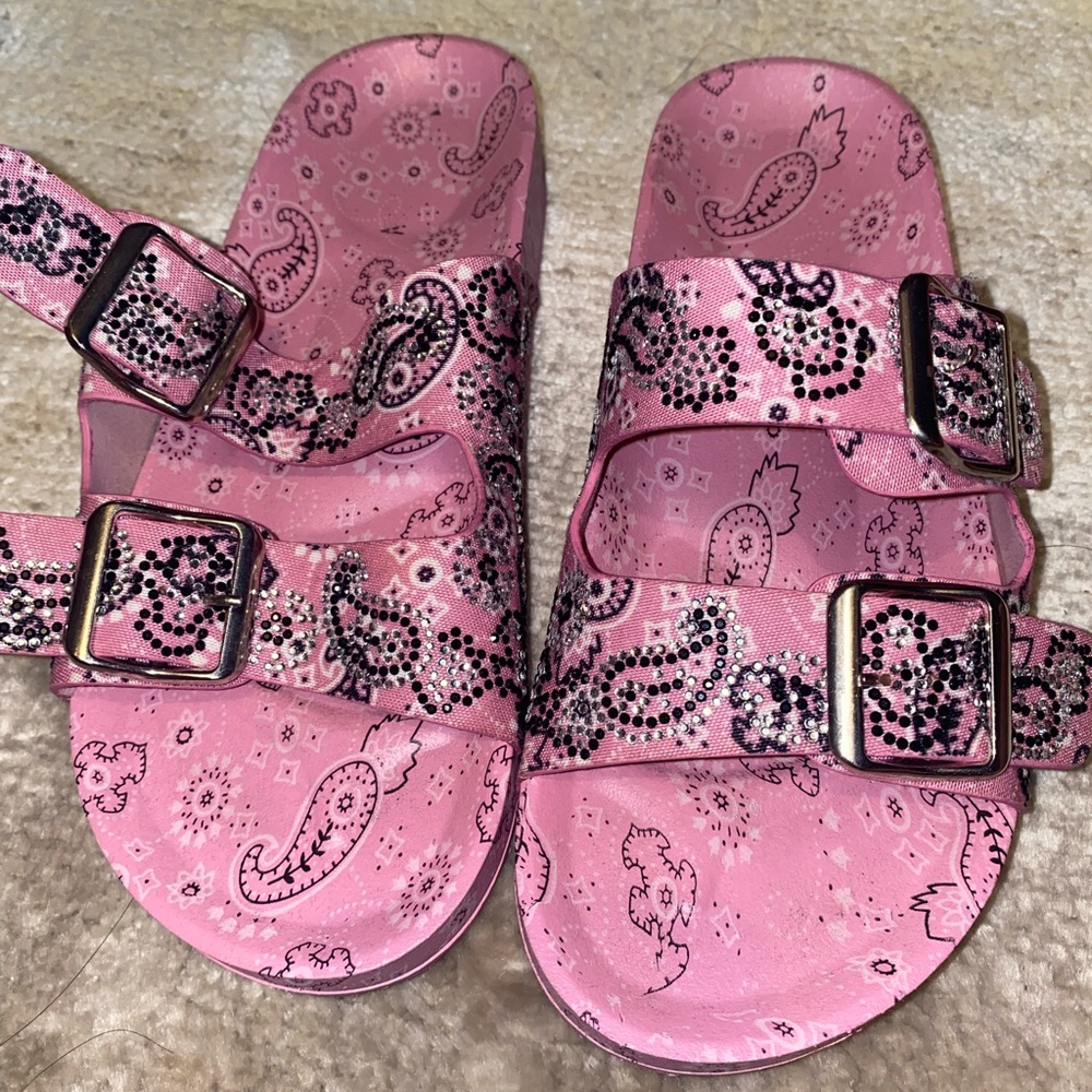 Steve Madden paisley slides
